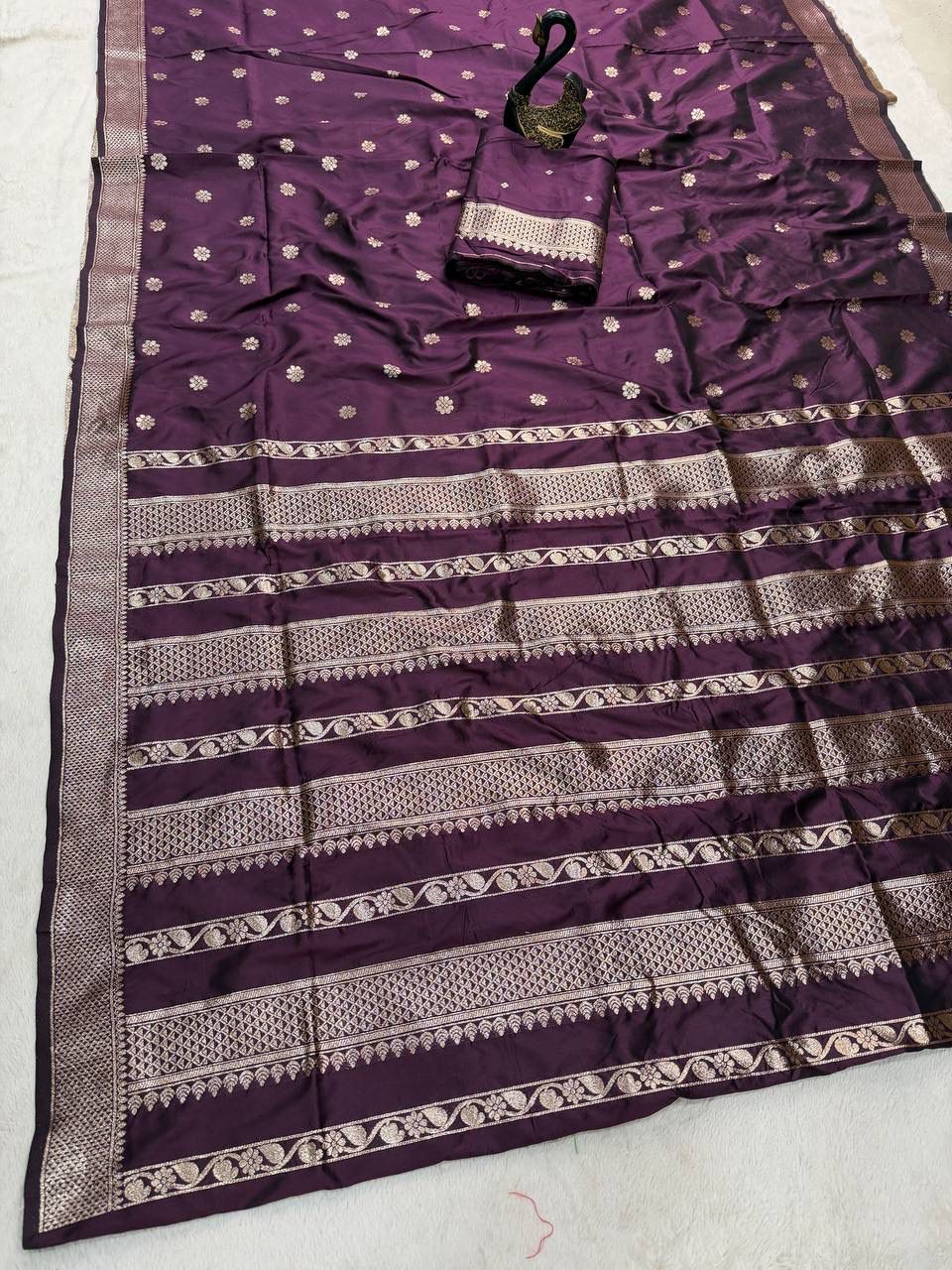 Glamorous Wine Pure Zari Weaving Banarasi Silk Saree With Pretty Blouse Piece
