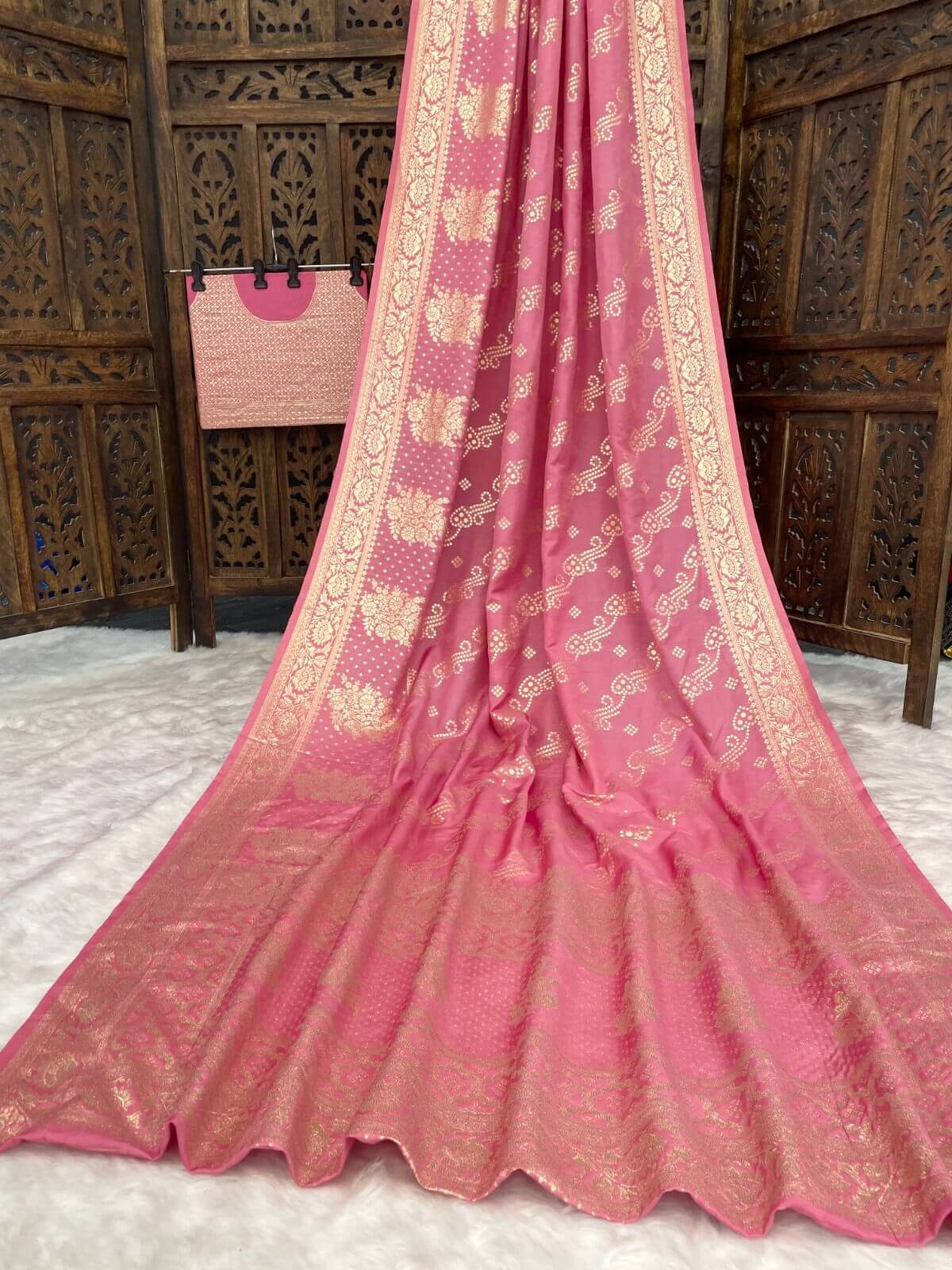Staring Pink Banarasi Dola Silk Saree With Diaphanous Blouse Piece