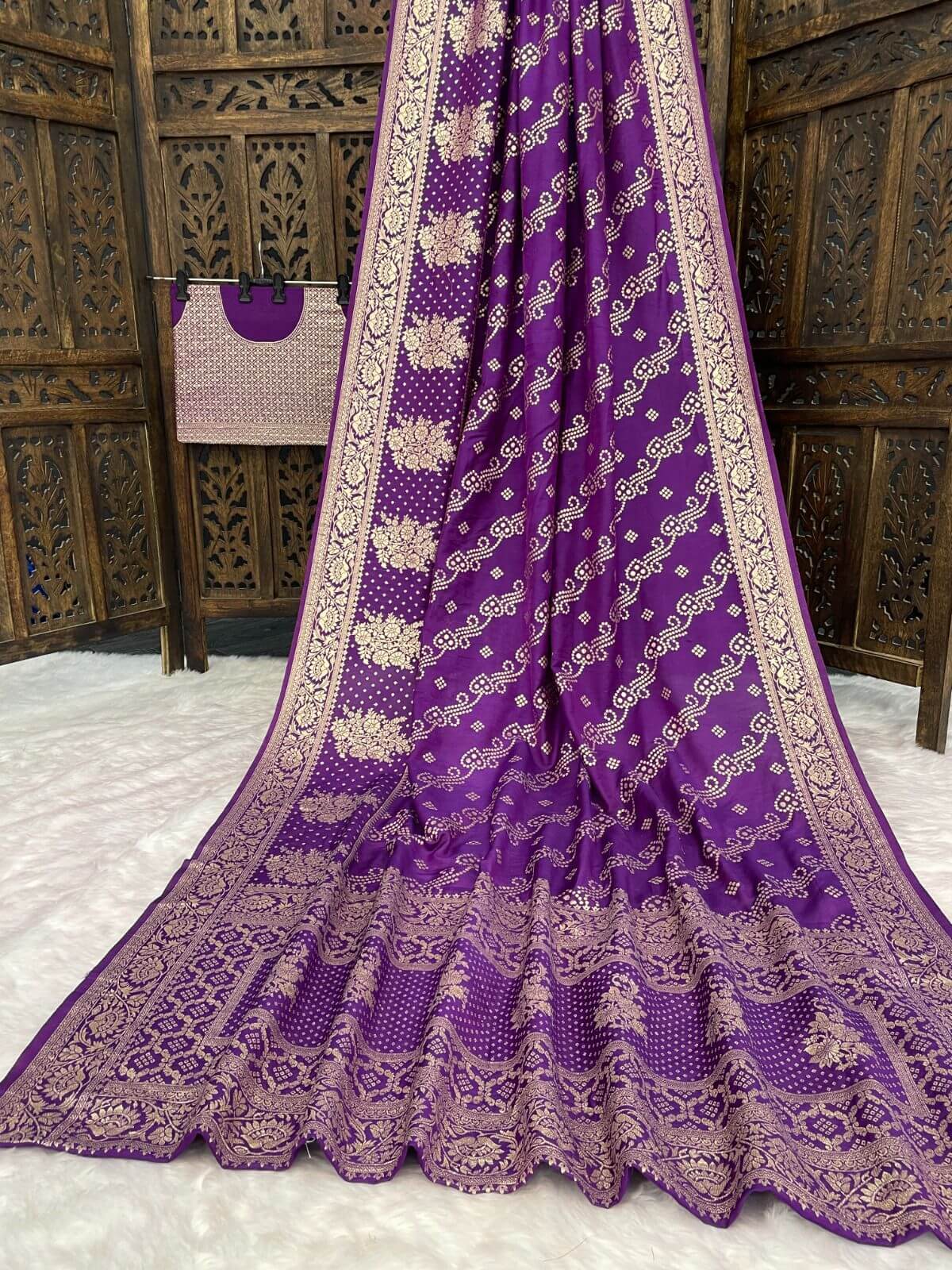 Amazing Purple Banarasi Dola Silk Saree With Mesmerising Blouse Piece