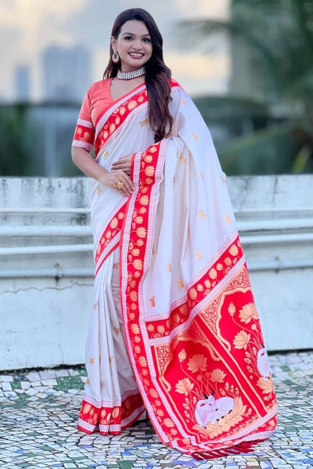 Panoply Off White Banarasi Pichwai Silk Saree With Imbrication Blouse Piece