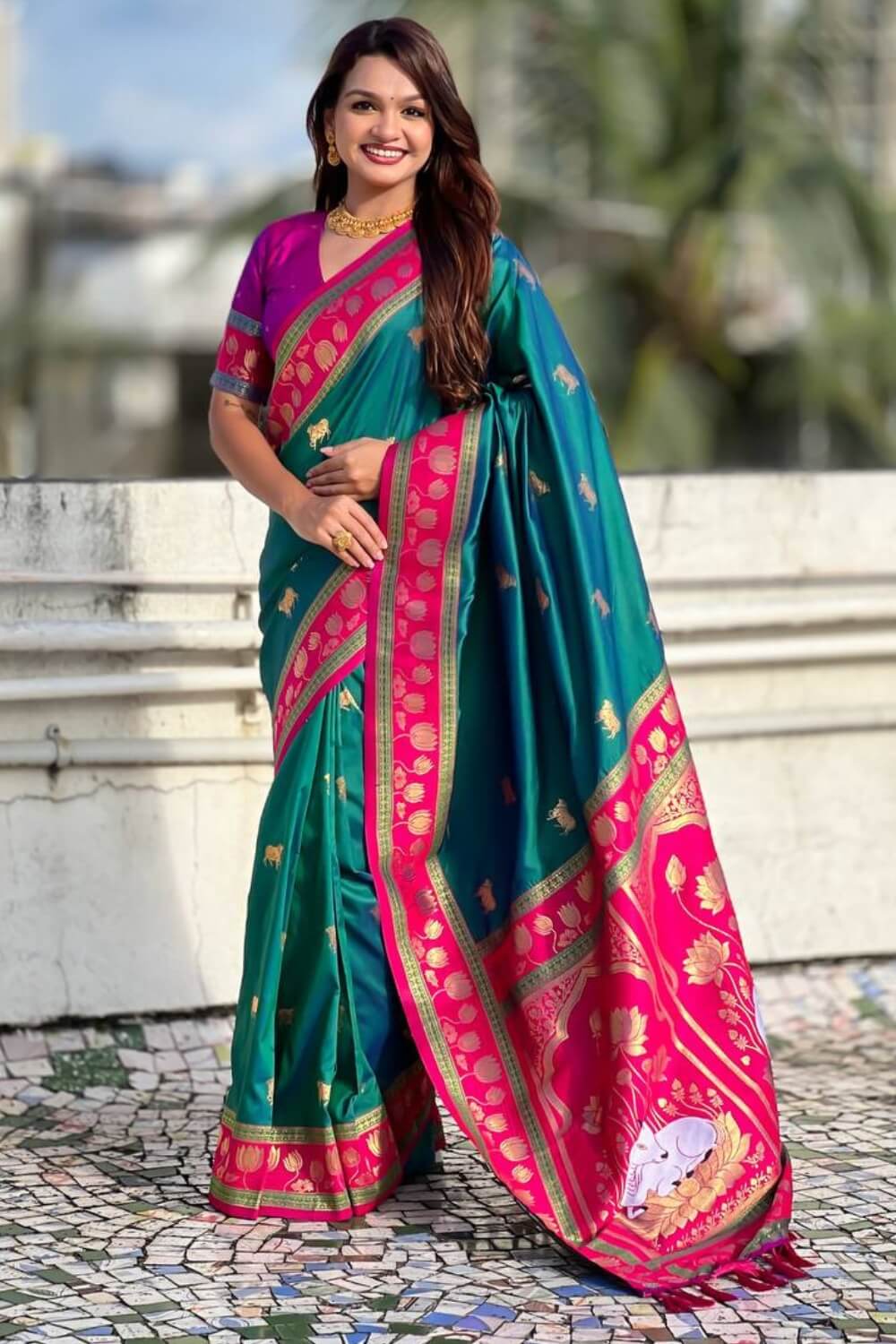 Conflate Rama Banarasi Pichwai Silk Saree With Jubilant Blouse Piece