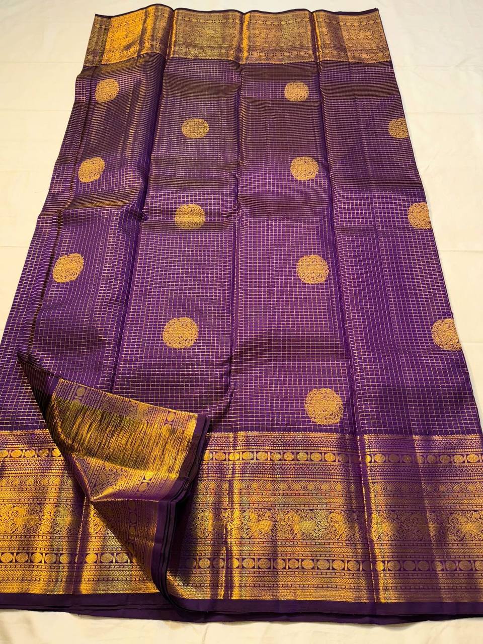 Gleaming Purple Soft Silk Saree With Moiety Blouse Piece