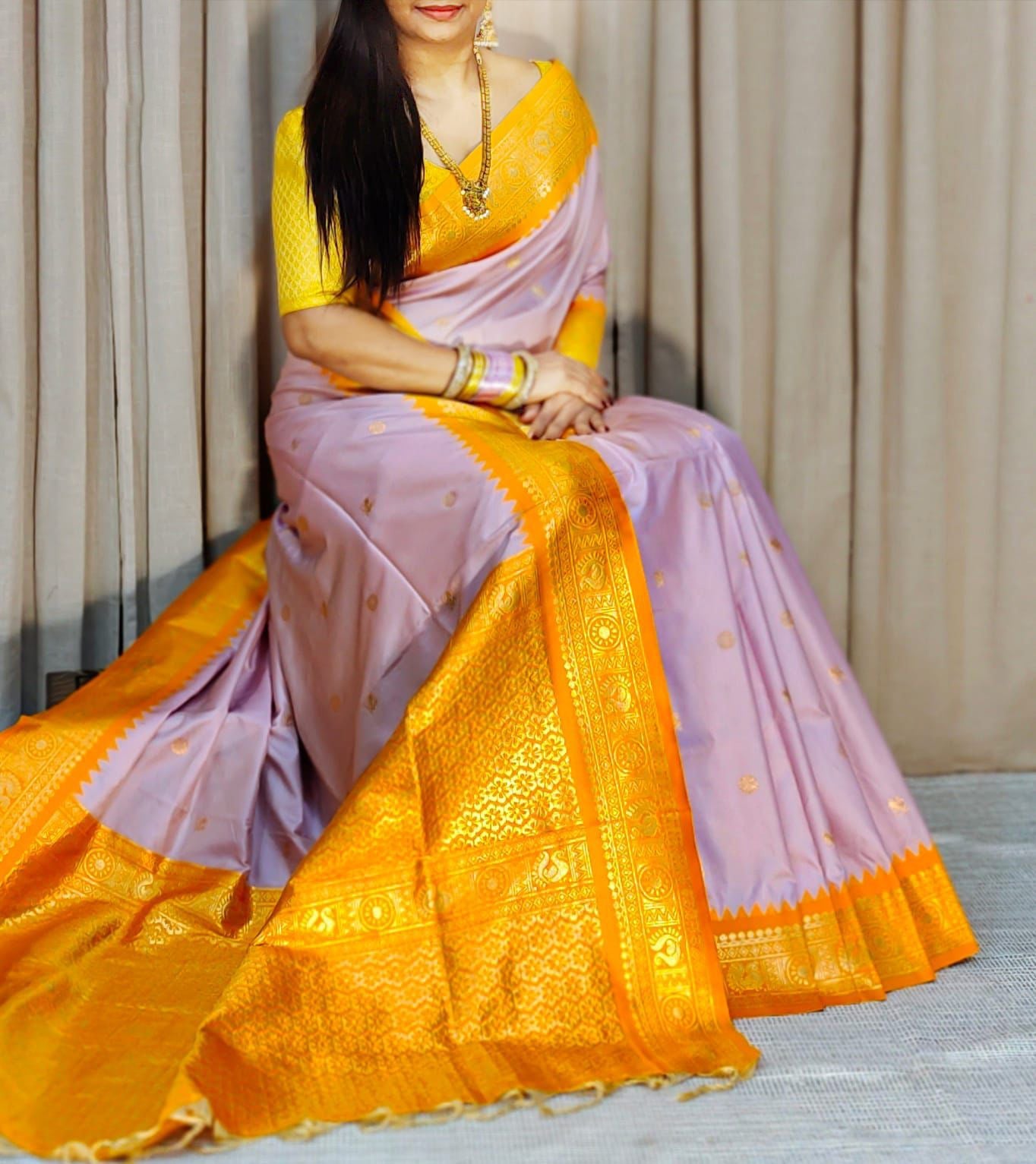 Redolent Lavender Pure Zari Weaving Banarasi Silk Saree With Enigmatic Blouse Piece