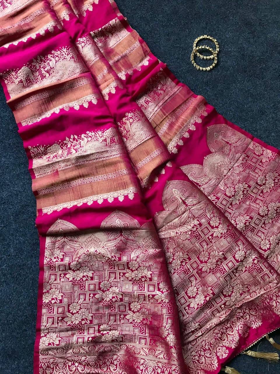 Majesty Dark Pink Banarasi Dola Silk Saree With Fancifull Blouse Piece