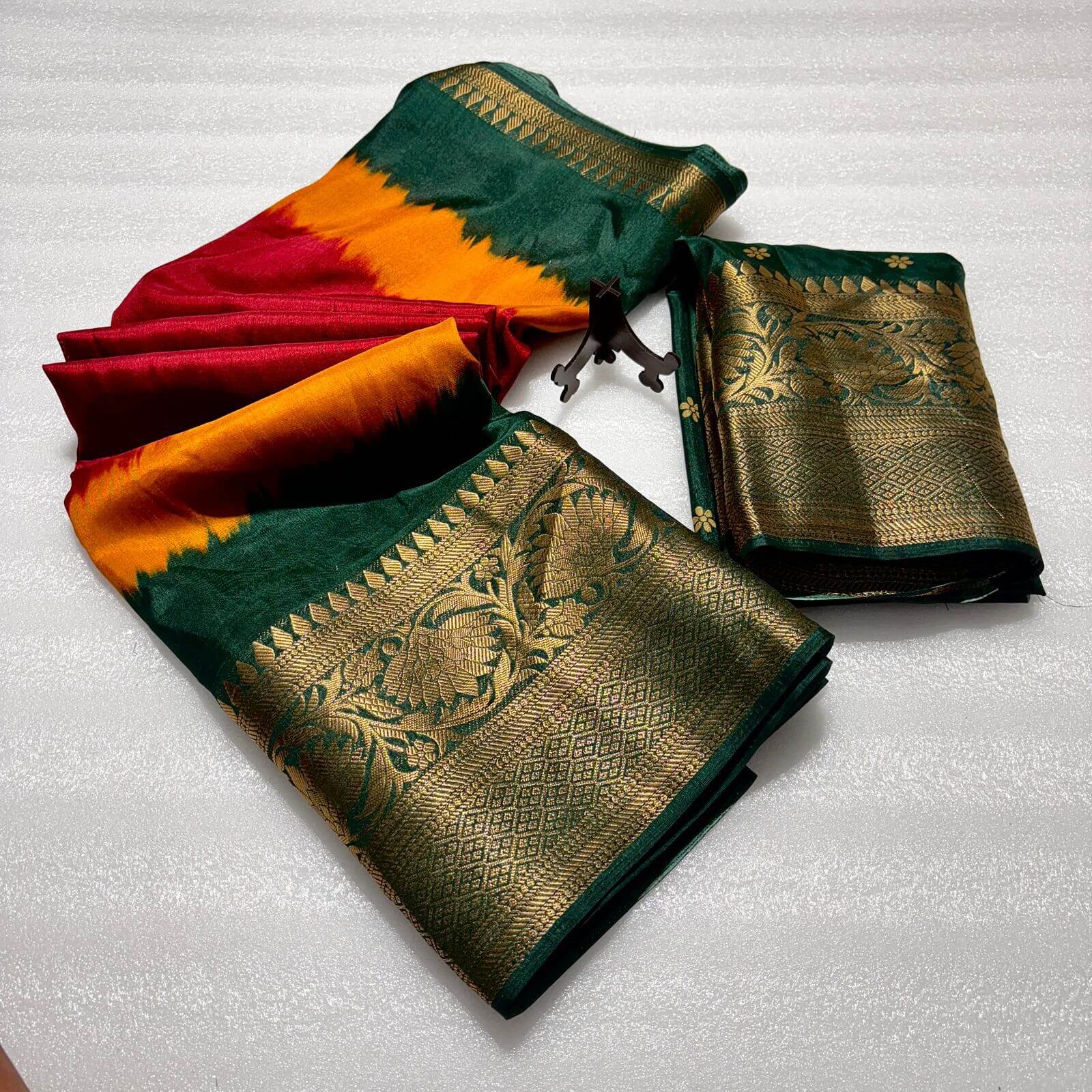 Hypnotic Maroon Banarasi Dola Silk Saree With Eloquence Blouse Piece