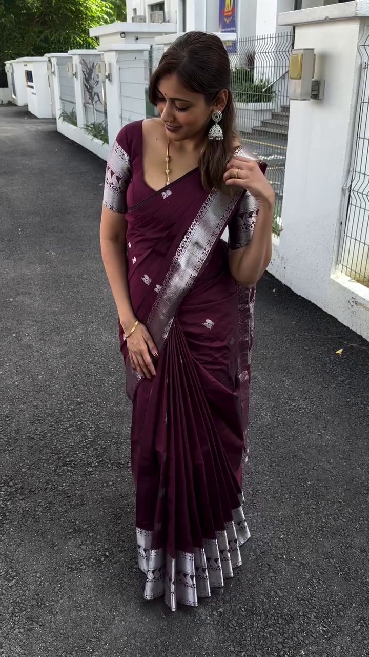 Beleaguer Wine Soft Silk Saree With Staring Blouse Piece
