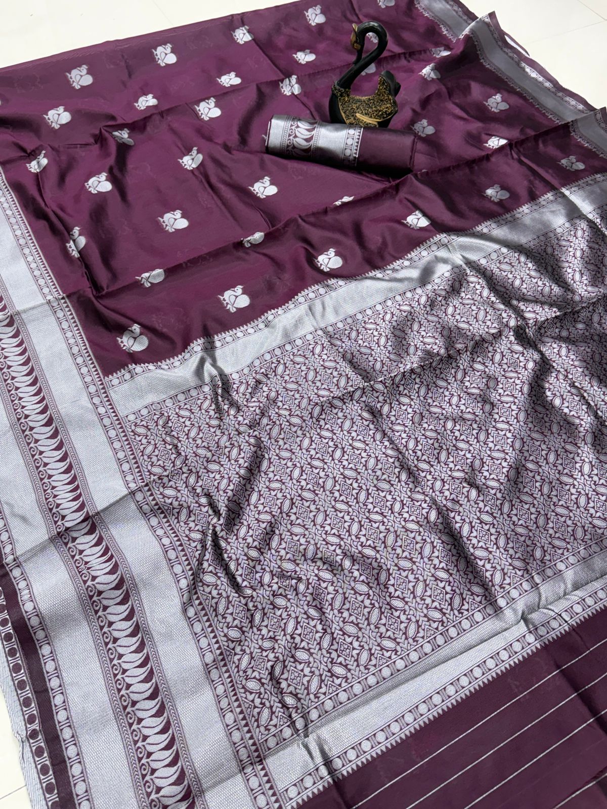 Beleaguer Wine Soft Silk Saree With Staring Blouse Piece