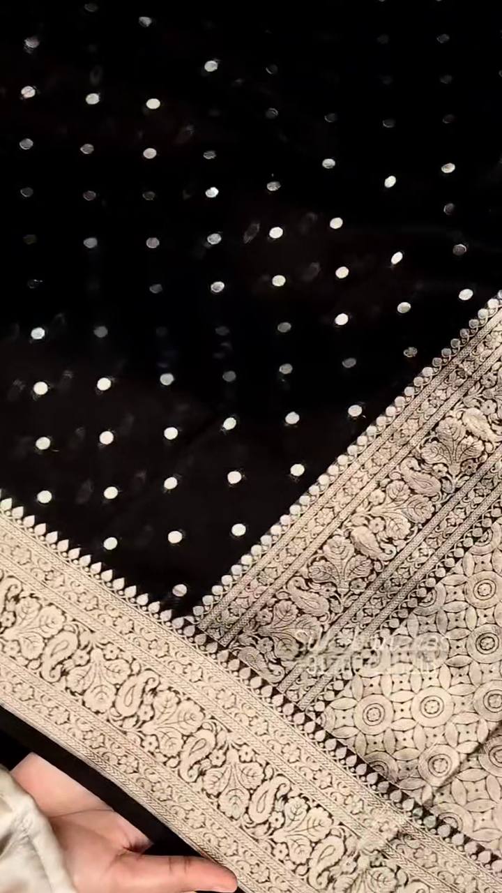 Confounding Black Pure Zari Weaving Banarasi Silk Saree With Nemesis Blouse Piece