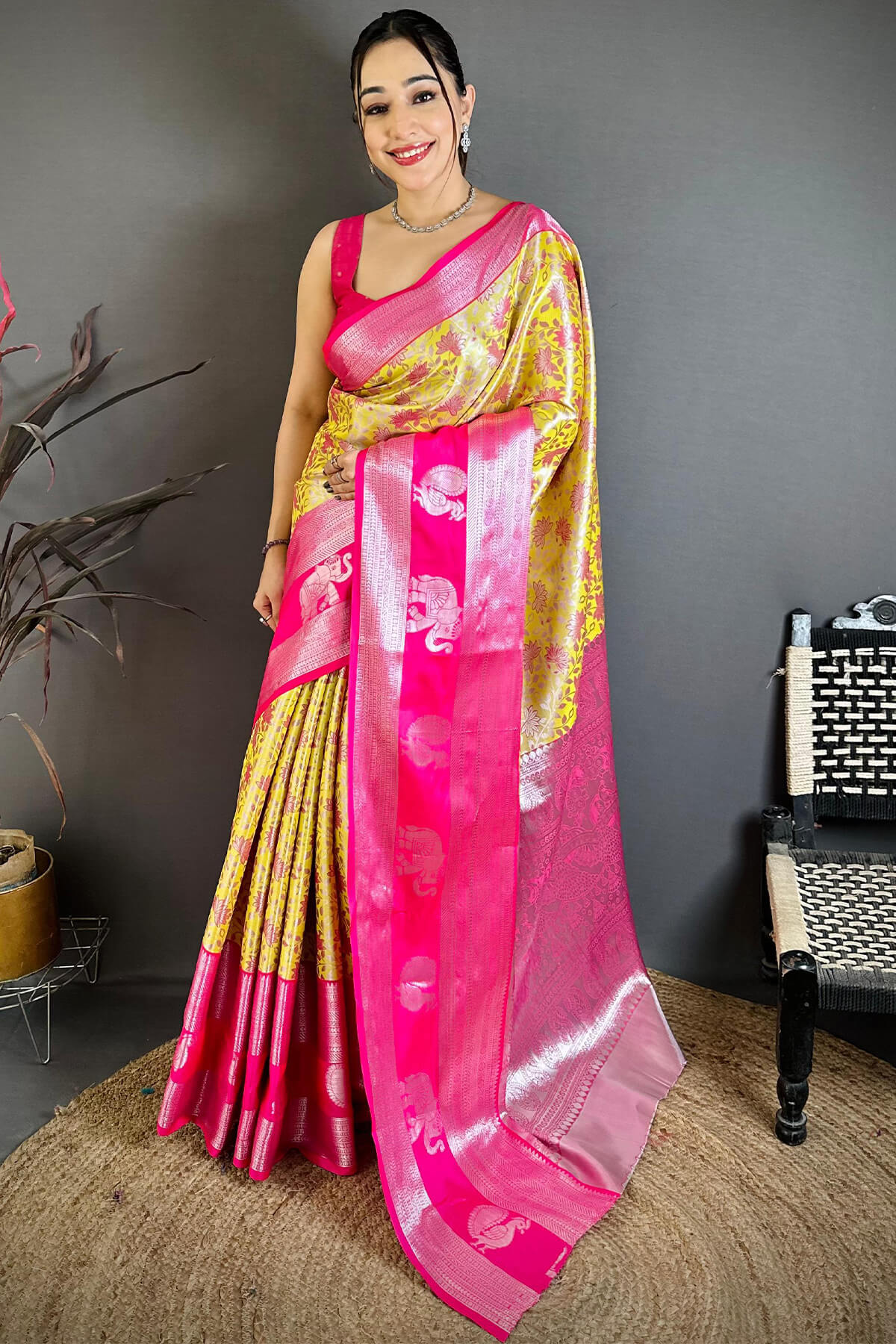 Pulsating Yellow Kanjivaram Silk Saree With Adoring Blouse Piece