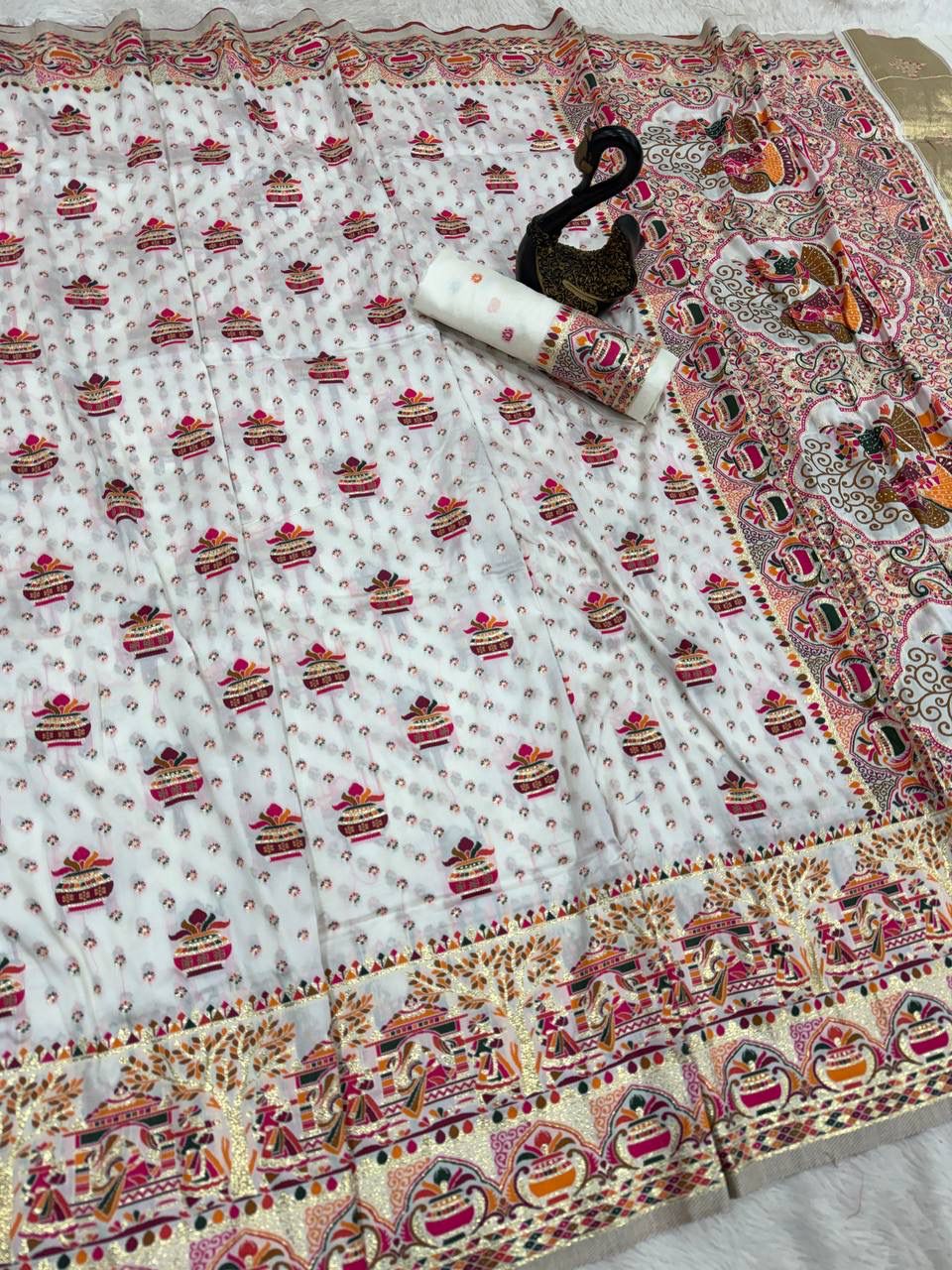 Ebullience Off White Pashmina Saree With Surpassing Blouse Piece