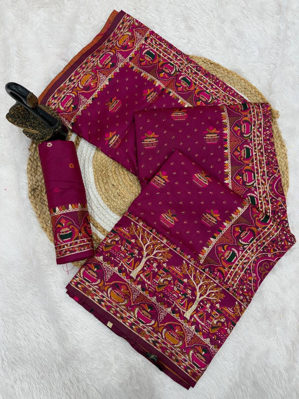 Embrocation Purple Pashmina Saree With Beauteous Blouse Piece