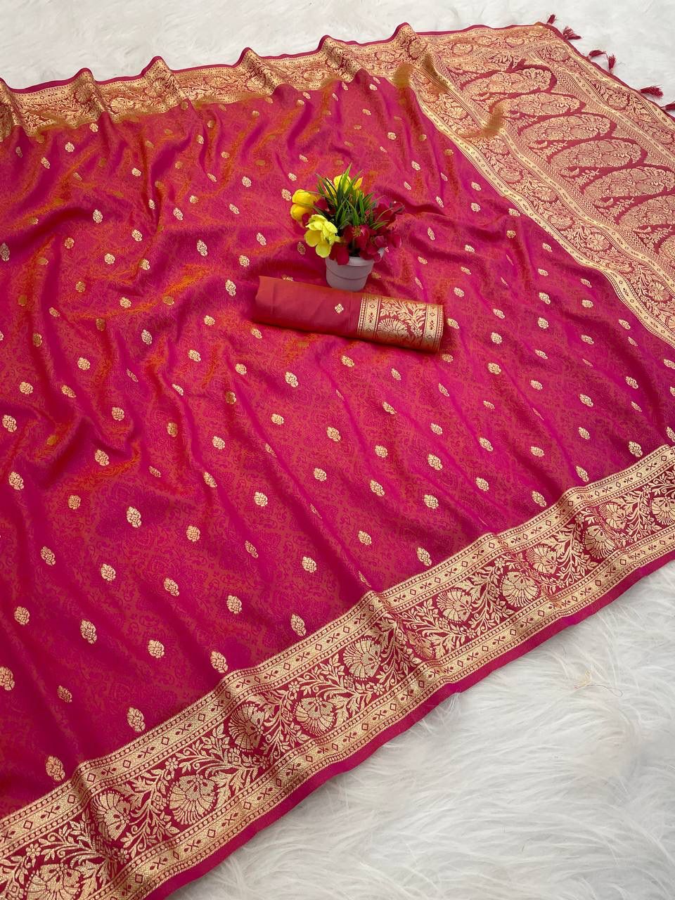 Aplomb Dark Pink Pure Zari Weaving Banarasi Silk Saree With Flattering Blouse Piece