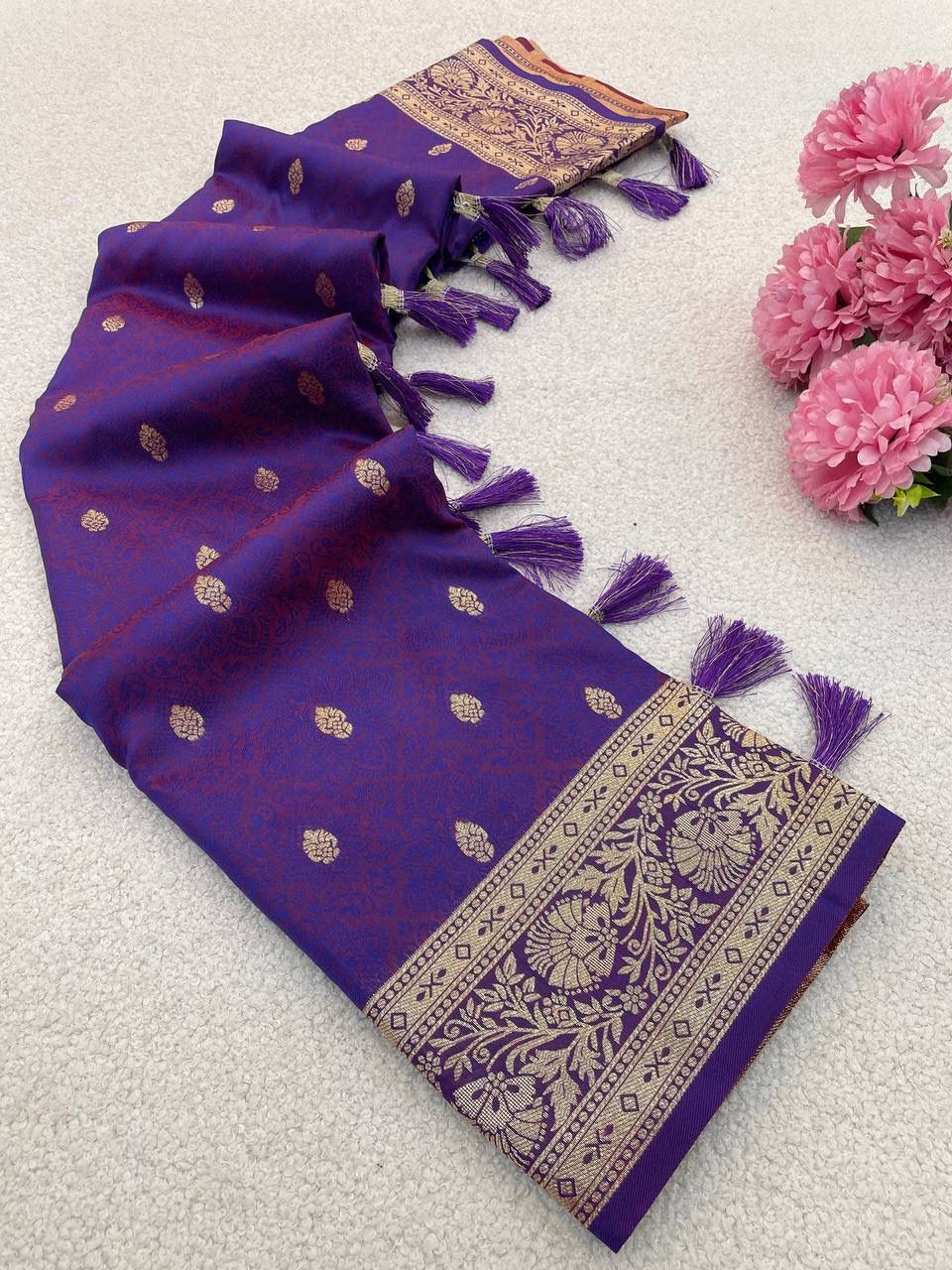 Sophisticated Purple Pure Zari Weaving Banarasi Silk Saree With Incredible Blouse Piece