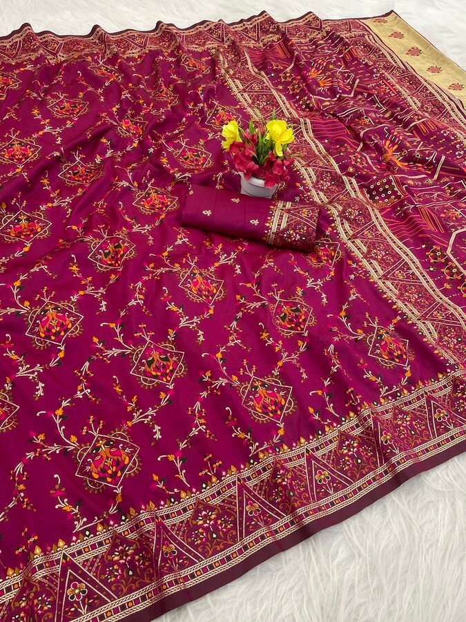 Glittering Dark Pink Pashmina Saree With Demanding Blouse Piece