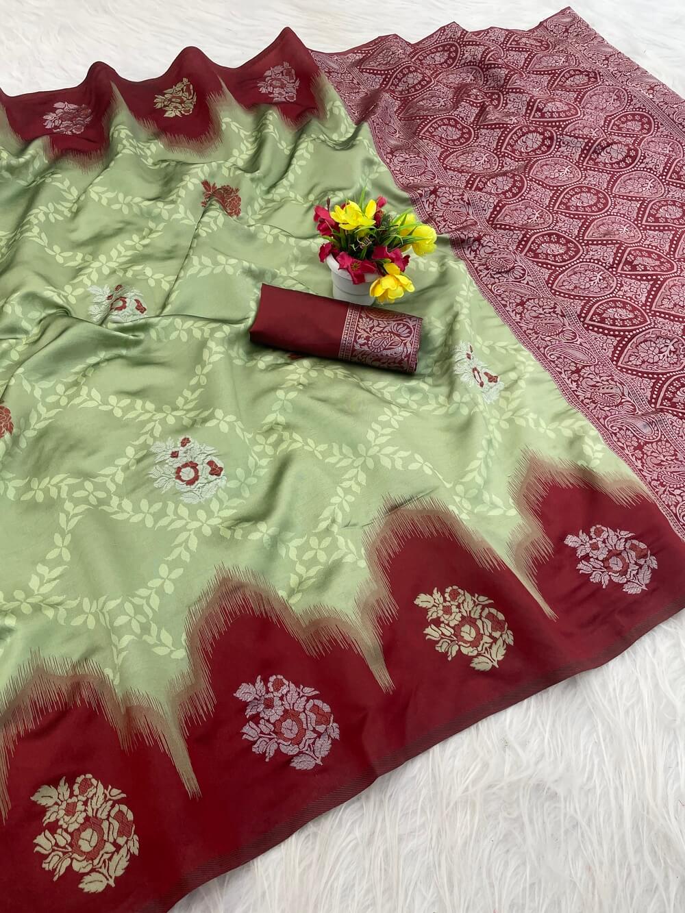 Pulsating Pista Soft Silk Saree With Improbable Blouse Piece