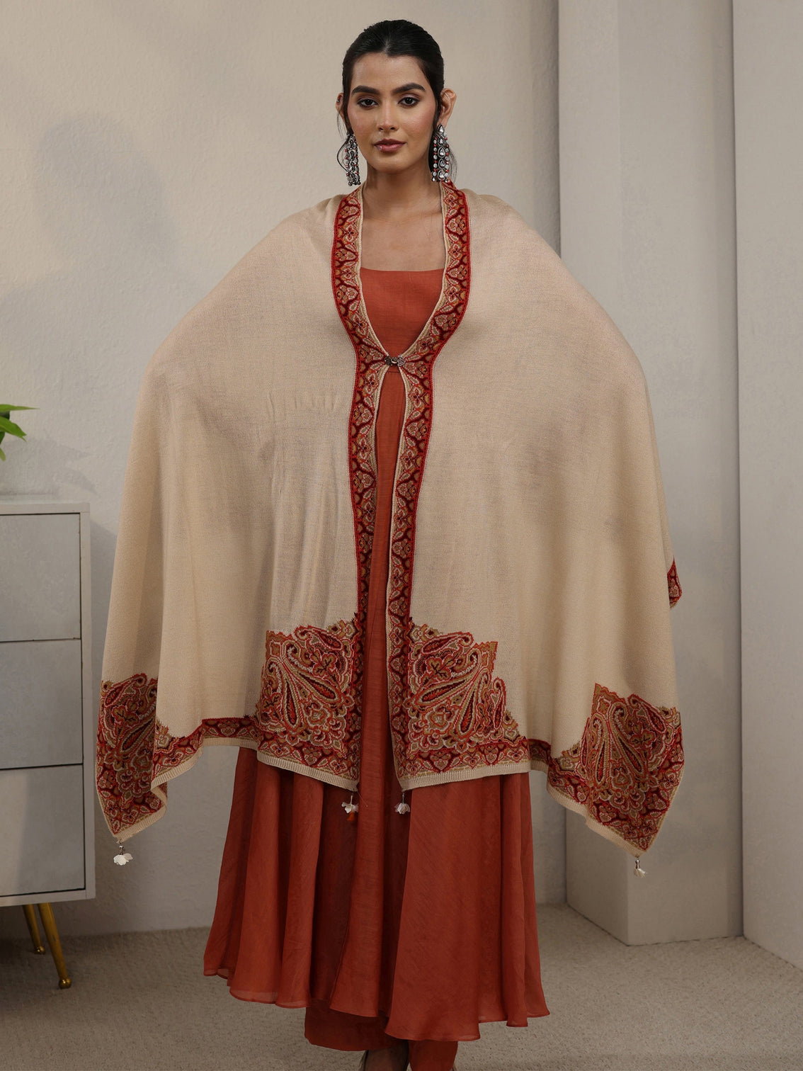 Mameraa Beige Paisley Knitted Acrylic Wrap Shawl