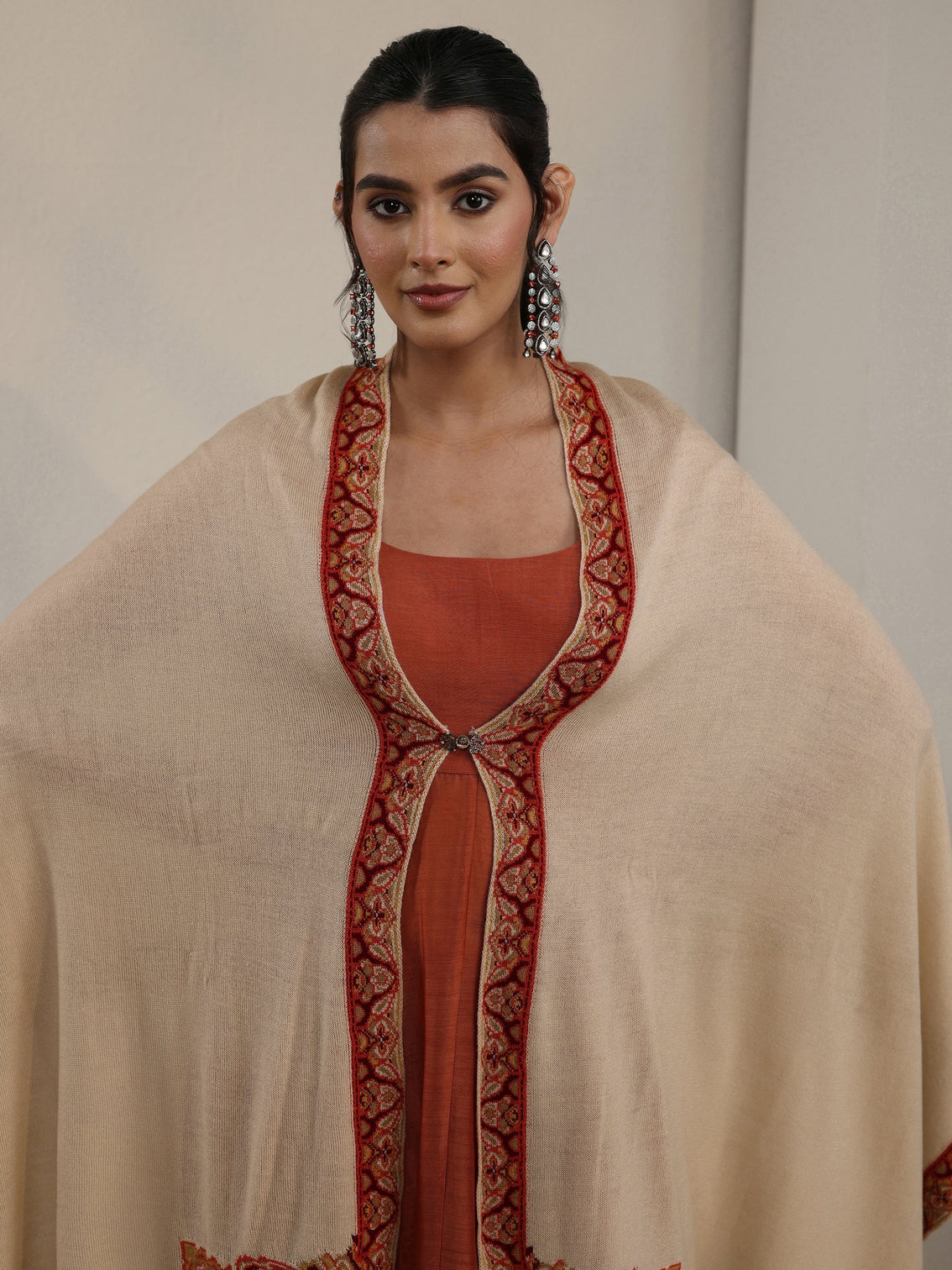 Mameraa Beige Paisley Knitted Acrylic Wrap Shawl