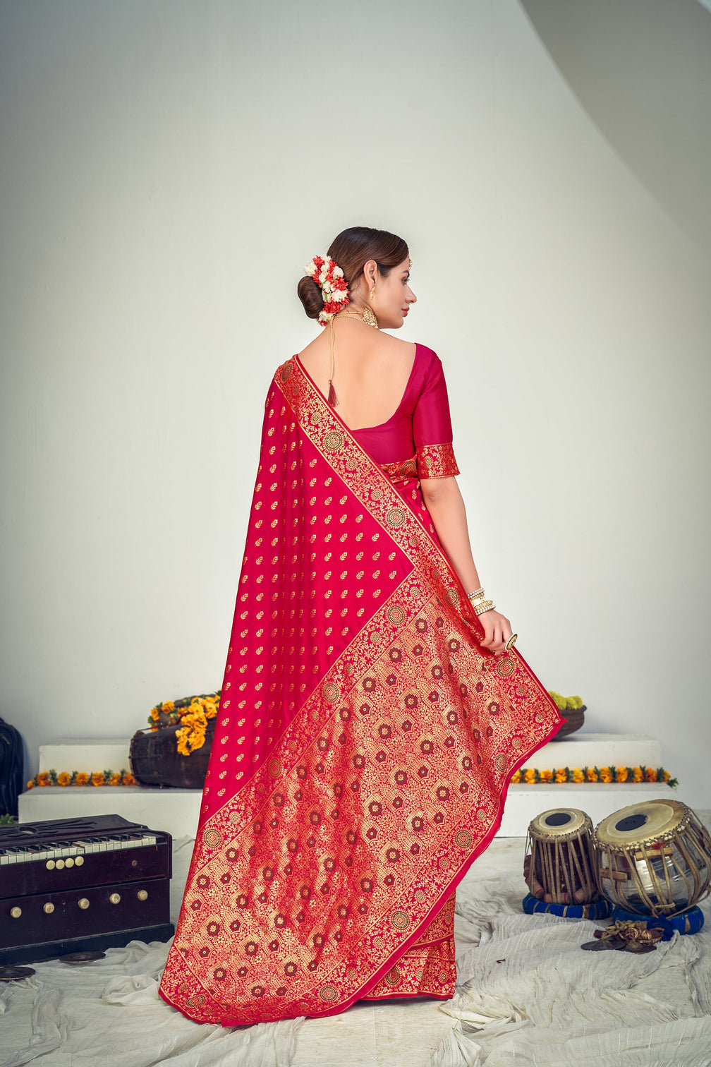 Striking Dark Pink Zari Woven Banarasi Silk Light Weight Saree