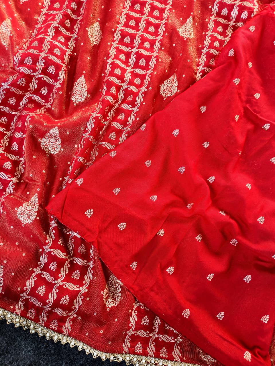 Brood Red Banarasi Dola Silk Saree With Adorable Blouse Piece