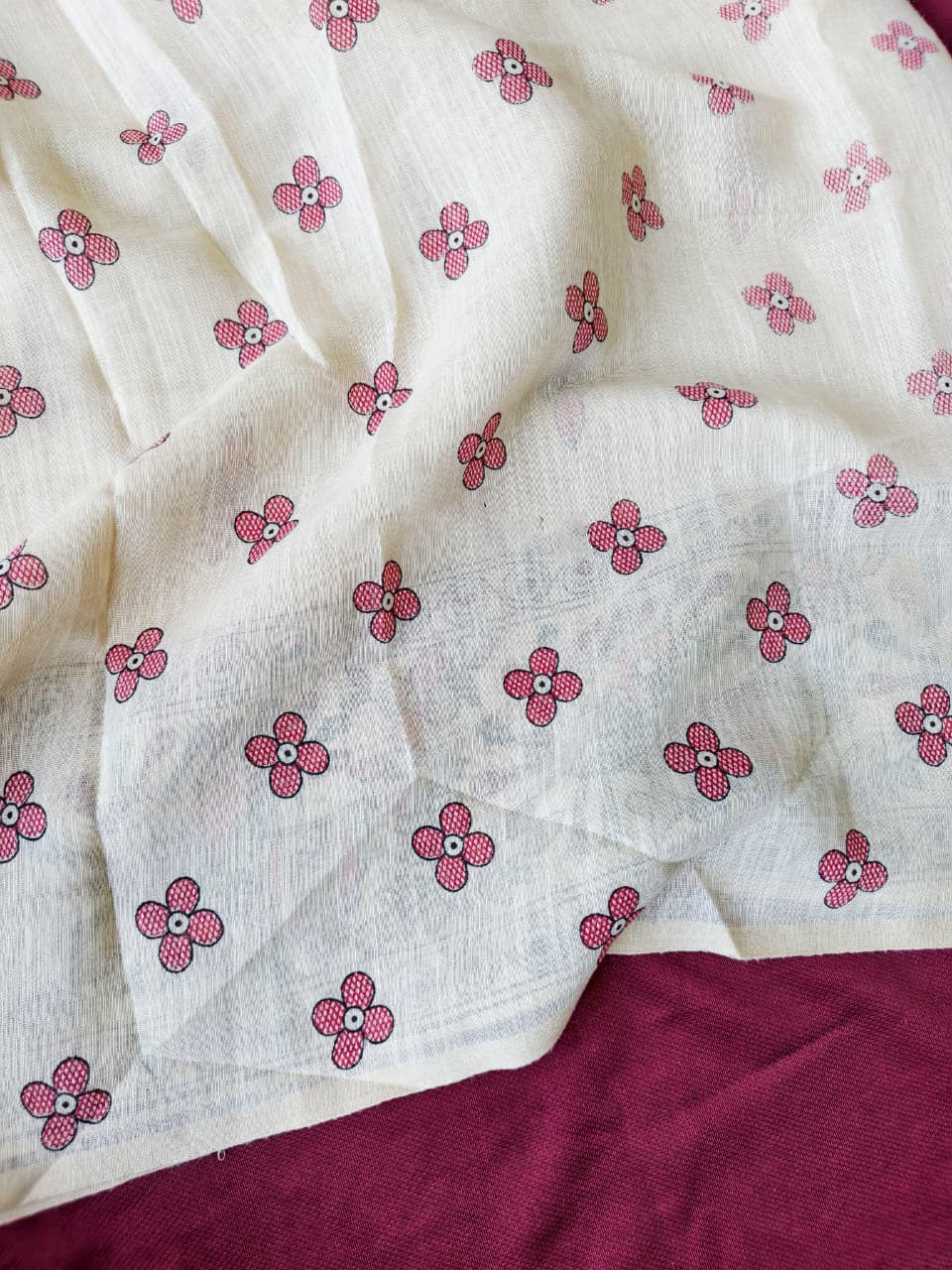 Panoply Off White Printed Linen Silk Saree With Sensational Blouse Piece