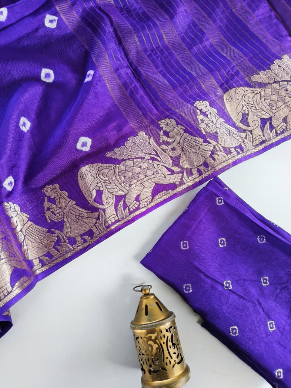 Snappy Purple Banarasi Dola Silk Saree With Propinquity Blouse Piece