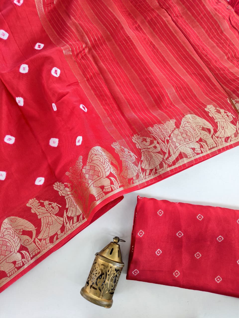Phenomenal Red Banarasi Dola Silk Saree With Symmetrical Blouse Piece