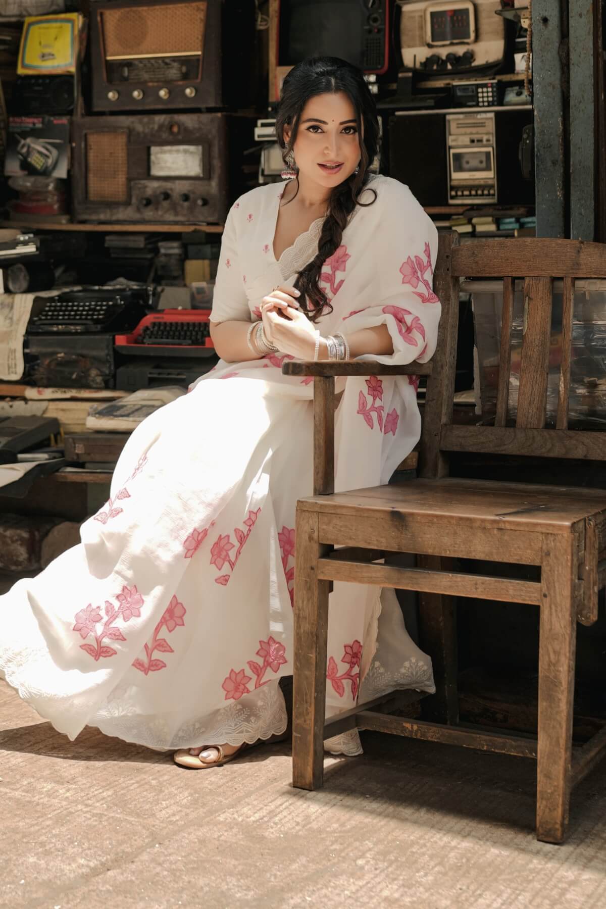 Aishwarya Sharma Off White Crush Silk Saree
