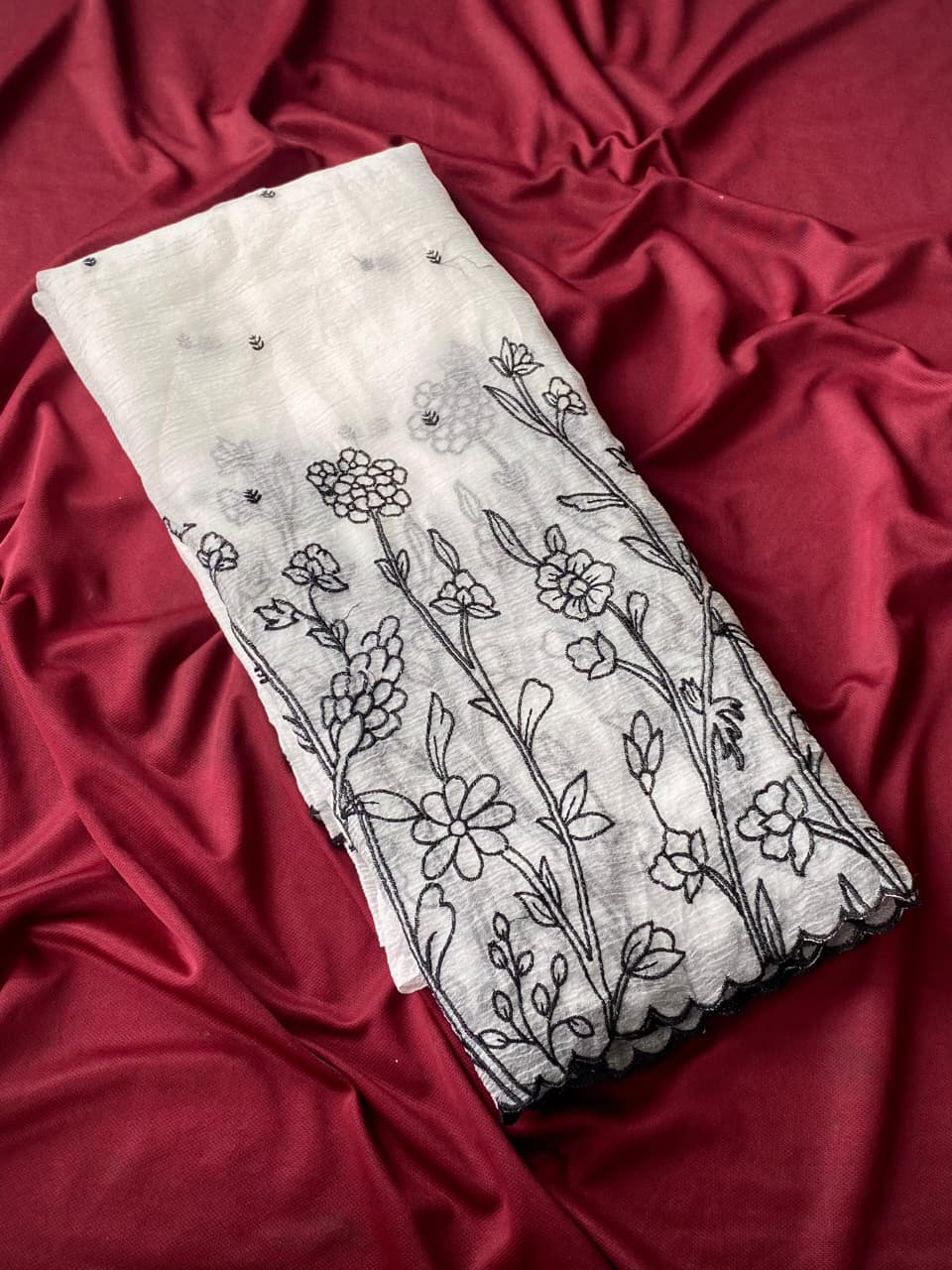 Magnificat Off White Embroidery Work Crush Silk Saree With Gossamer Blouse Piece