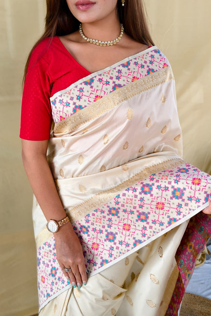 Unique Off White Pure Zari Weaving Banarasi Silk Saree With Girlish Blouse Piece