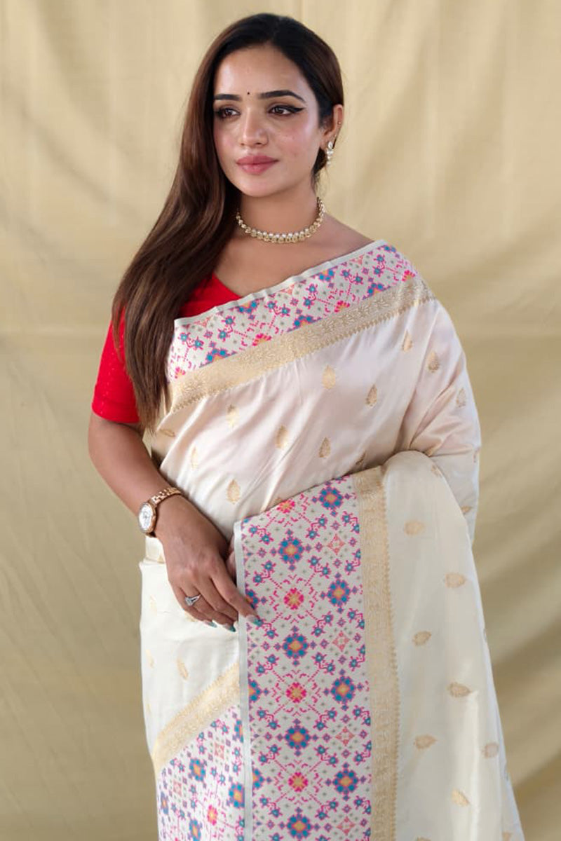 Unique Off White Pure Zari Weaving Banarasi Silk Saree With Girlish Blouse Piece