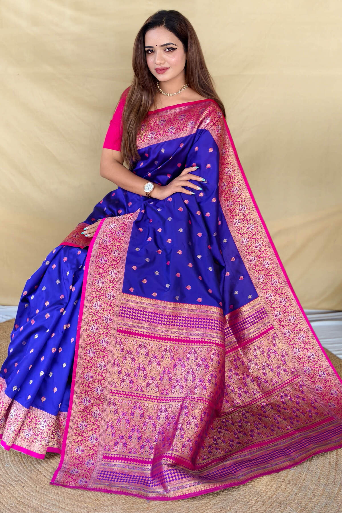 Prominent Royal Blue Pure Zari Weaving Banarasi Silk Saree With Beguiling Blouse Piece