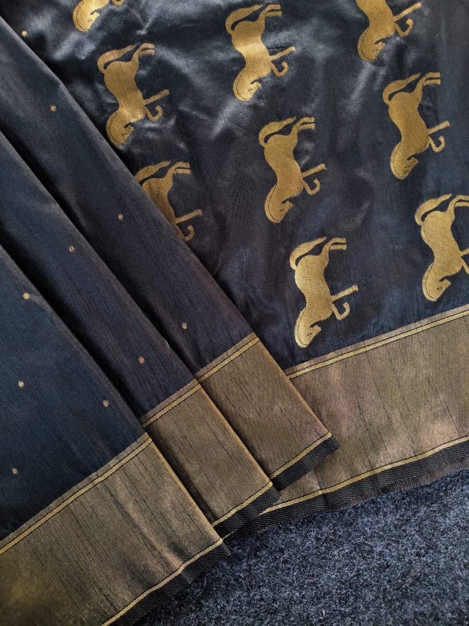Panache Black Pure Zari Weaving Banarasi Silk Saree With Ravishing Blouse Piece