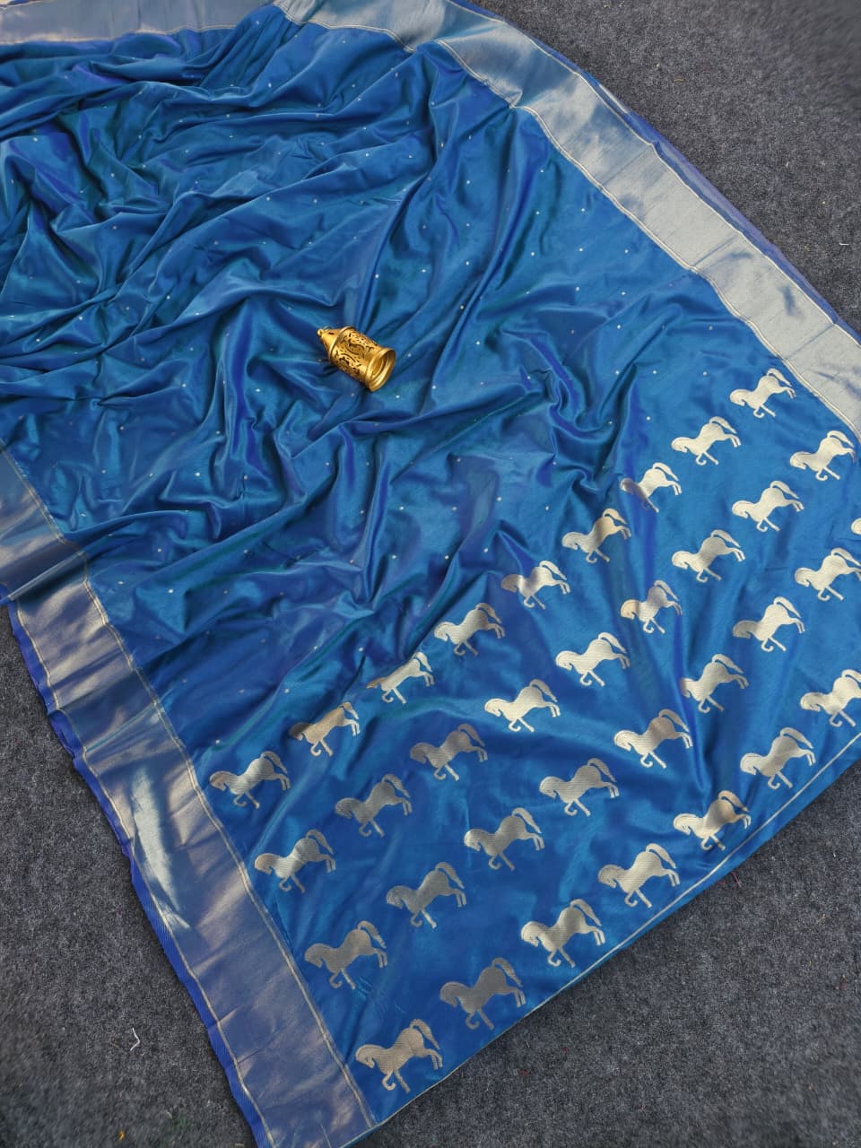 Delightful Blue Pure Zari Weaving Banarasi Silk Saree With Sonorous Blouse Piece