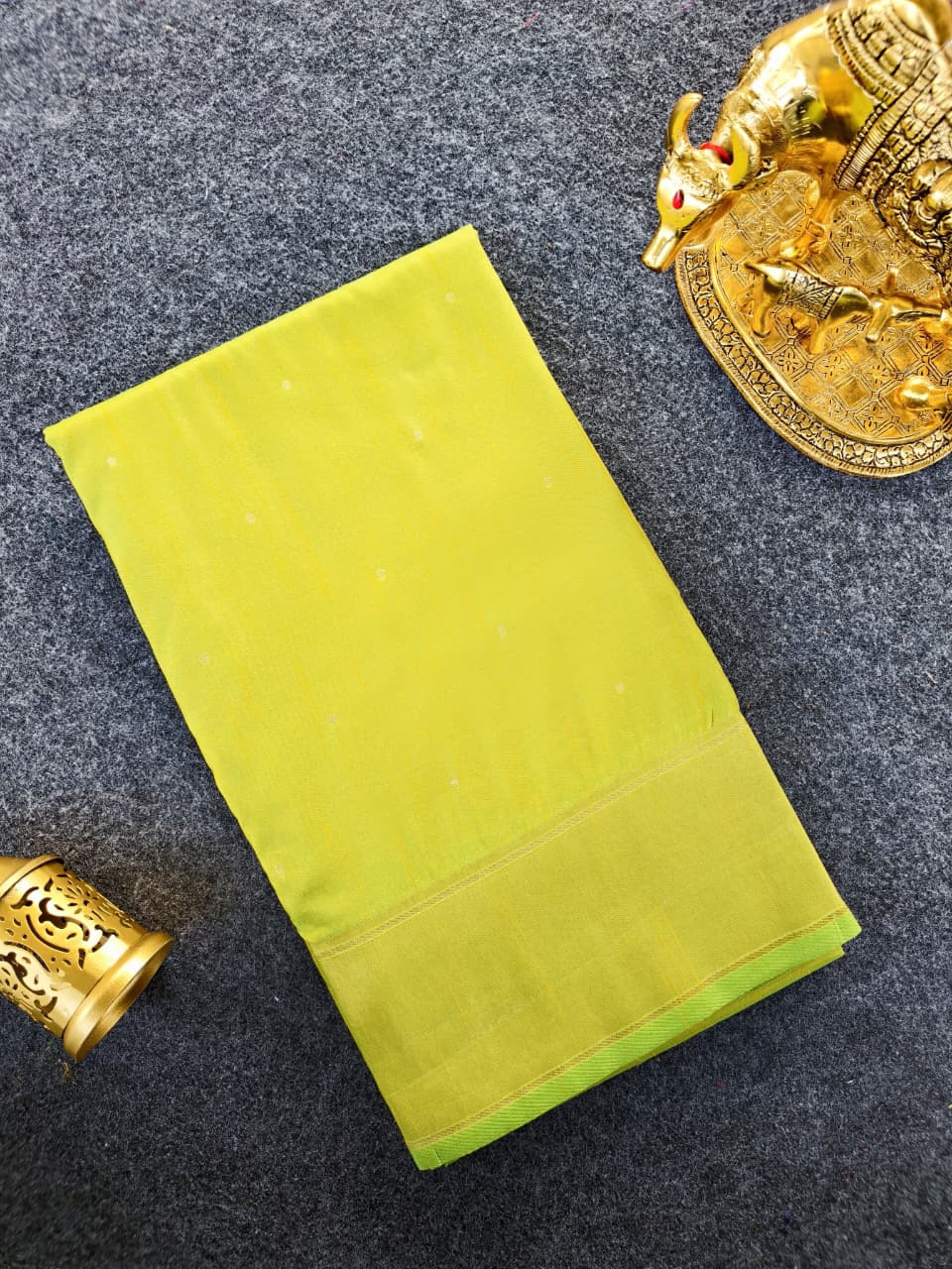 Scintilla Parrot Pure Zari Weaving Banarasi Silk Saree With Beguiling Blouse Piece