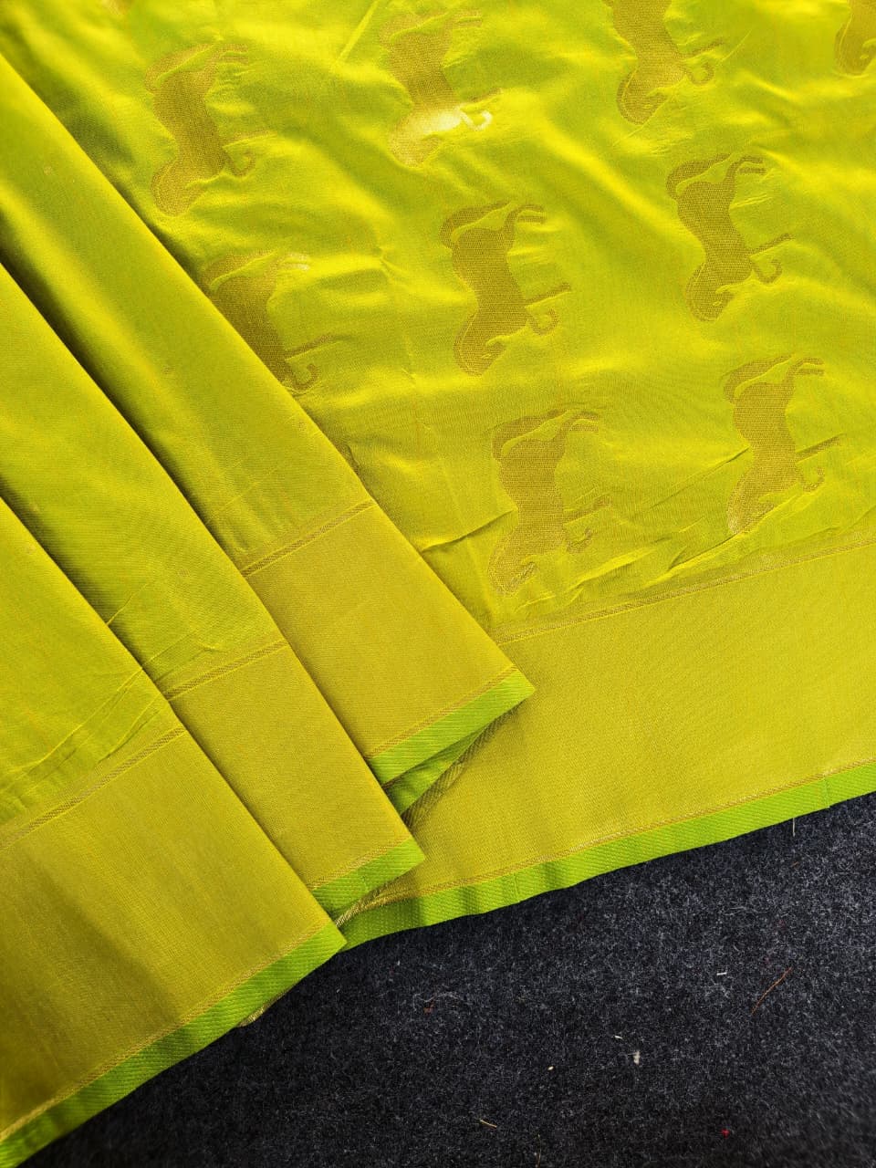 Scintilla Parrot Pure Zari Weaving Banarasi Silk Saree With Beguiling Blouse Piece
