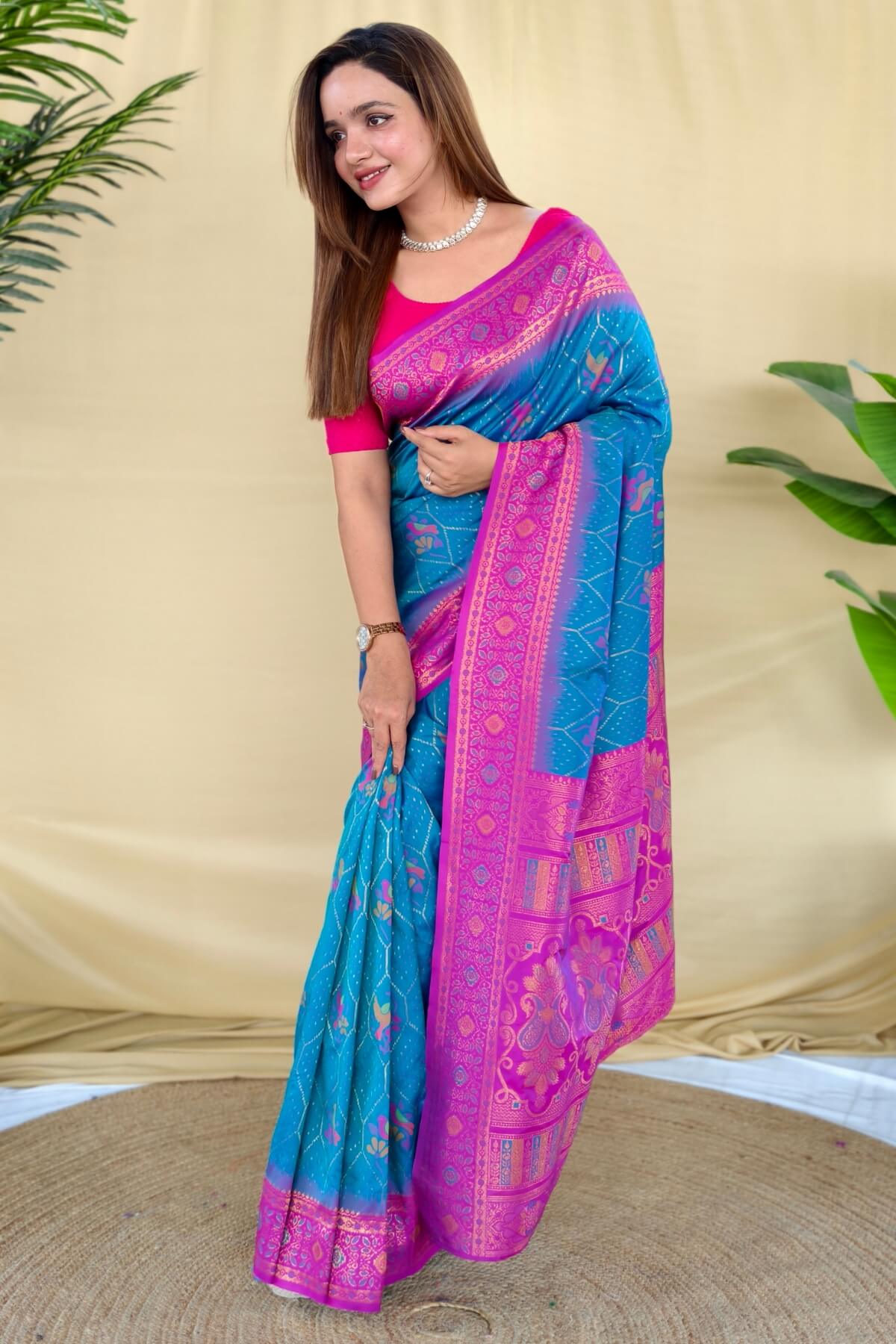 Ornate Rama Pure Zari Weaving Banarasi Silk Saree With Arresting Blouse Piece