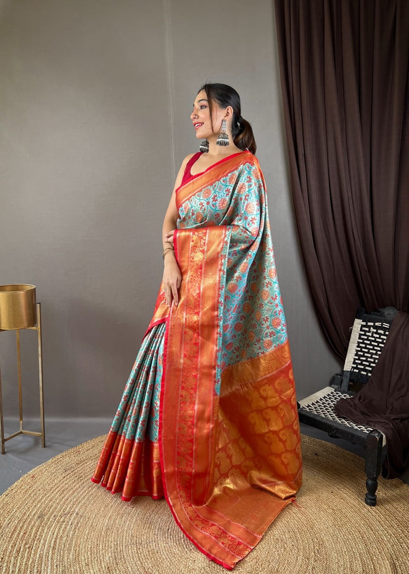Improbable Sea Green Kanjivaram Silk Saree With Supernal Blouse Piece