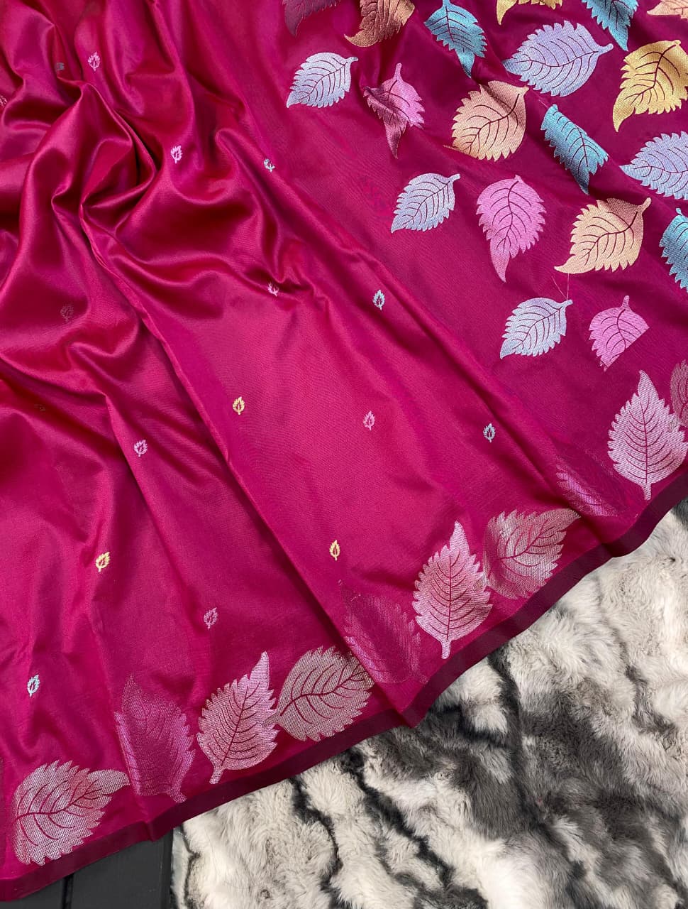 Dulcet Dark Pink Pure Zari Weaving Banarasi Silk Saree With Splendorous Blouse Piece