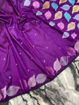 Exemplary Purple Pure Zari Weaving Banarasi Silk Saree With Alluring Blouse Piece
