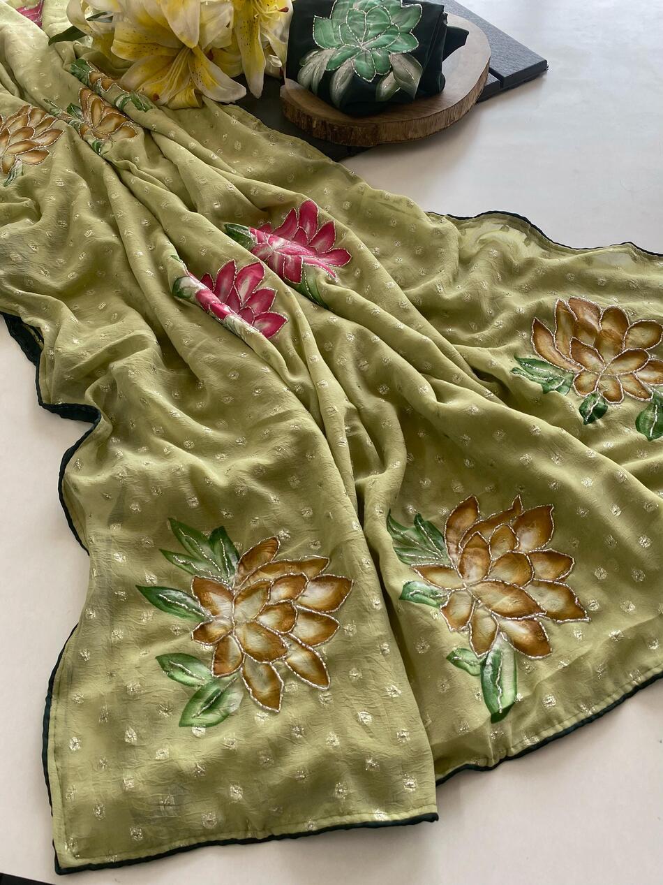 Fantabulous Green Handwork Crush Chiffon Silk Saree With Devastating Blouse Piece