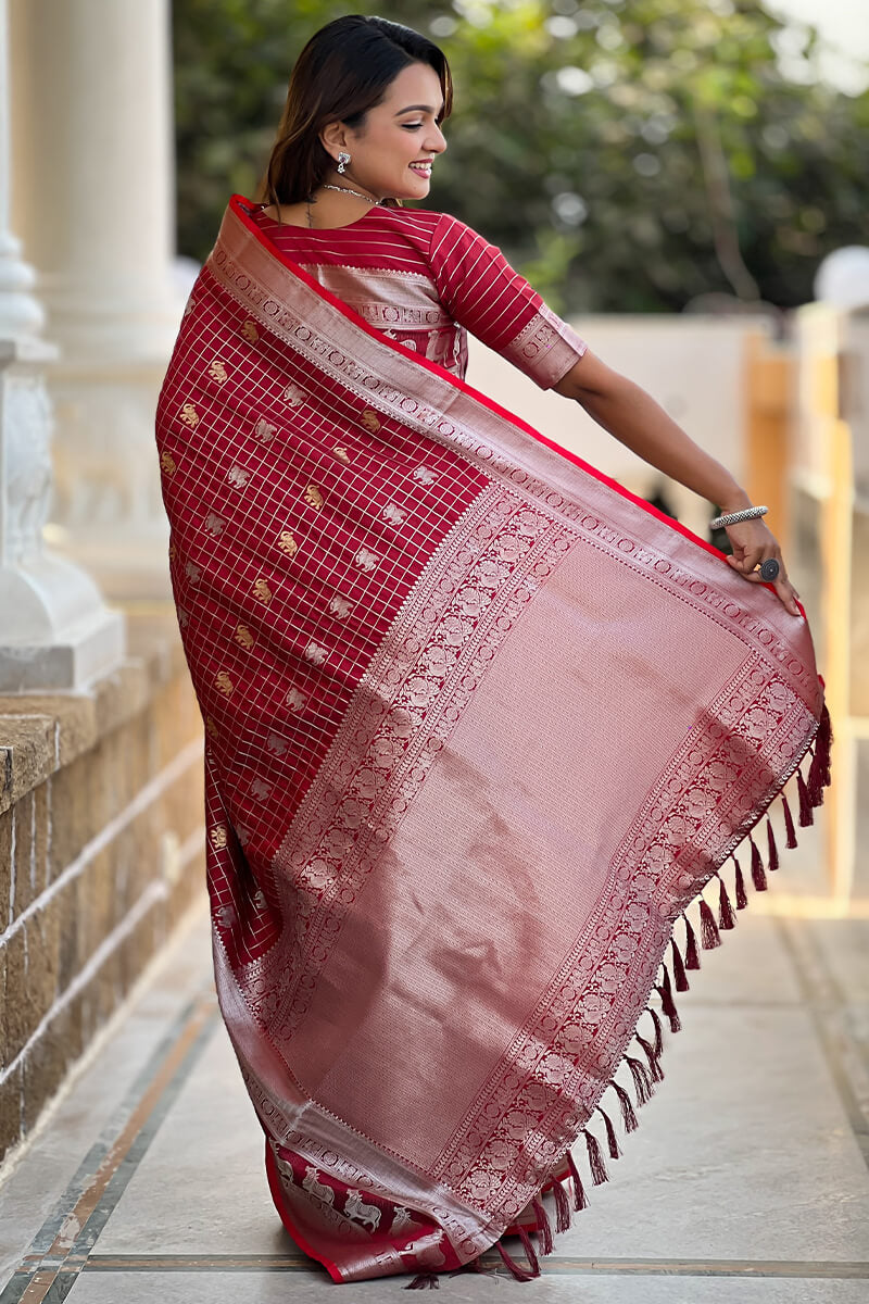 Exemplary Maroon Soft Banarasi Silk Saree With Dissemble Blouse Piece