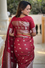 Exemplary Maroon Soft Banarasi Silk Saree With Dissemble Blouse Piece