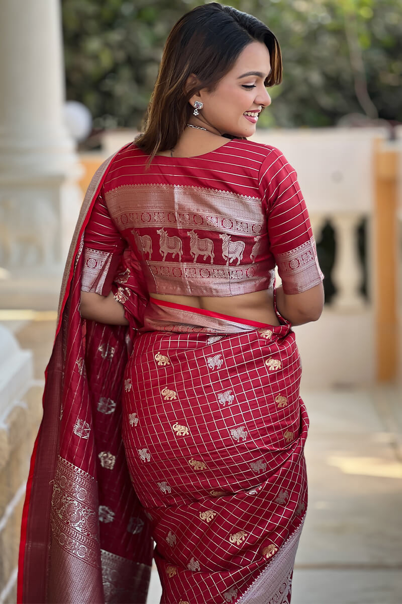 Exemplary Maroon Soft Banarasi Silk Saree With Dissemble Blouse Piece