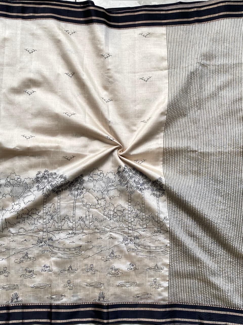 Preferable Off White Printed Cotton Silk Saree With Traditional Blouse Piece