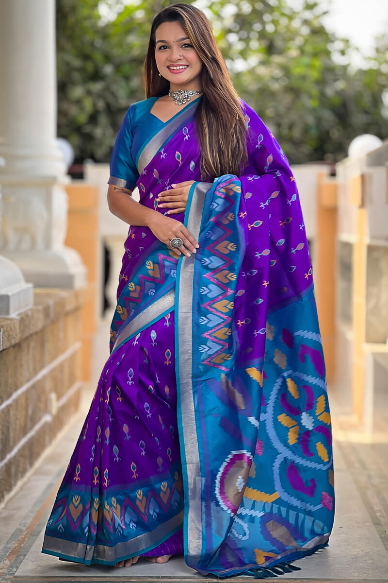 Sempiternal Purple Soft Banarasi Silk Saree With Flameboyant Blouse Piece