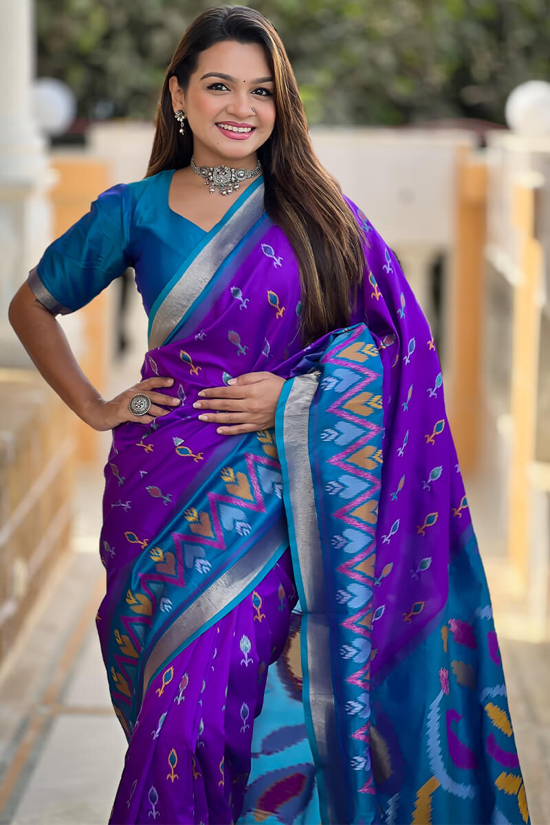 Sempiternal Purple Soft Banarasi Silk Saree With Flameboyant Blouse Piece
