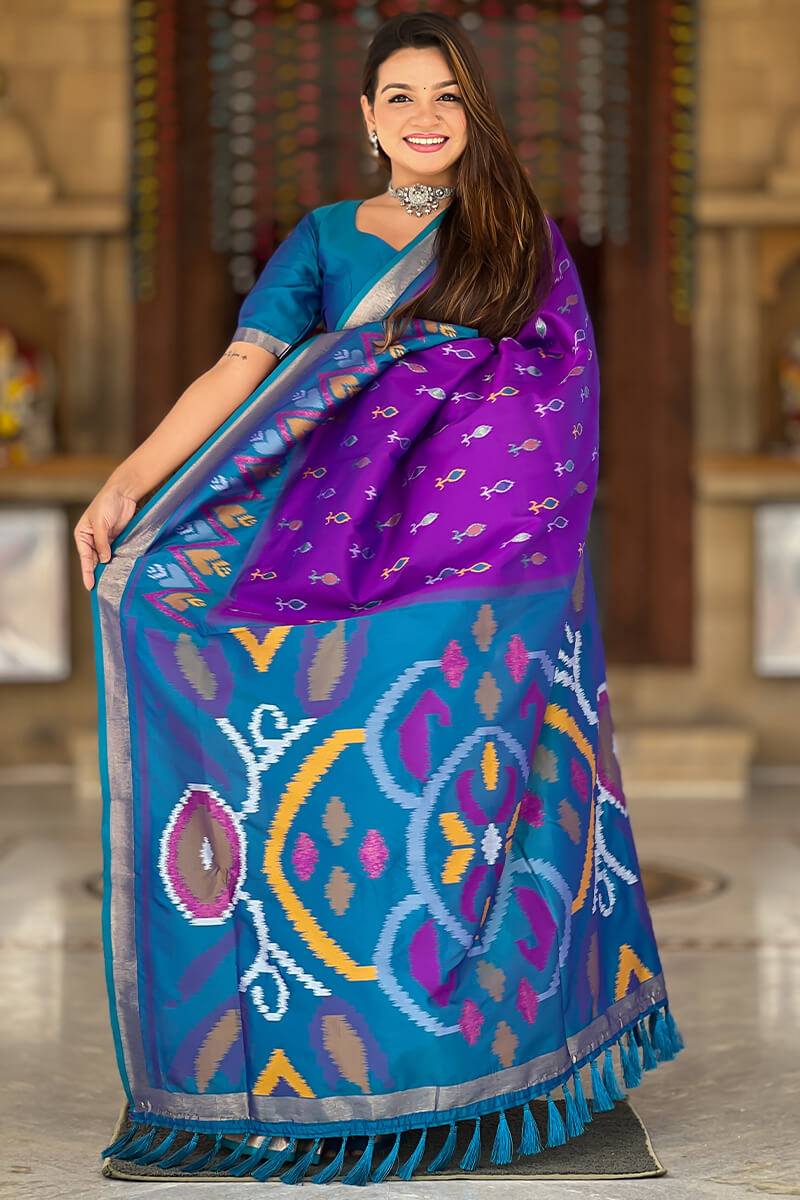 Sempiternal Purple Soft Banarasi Silk Saree With Flameboyant Blouse Piece