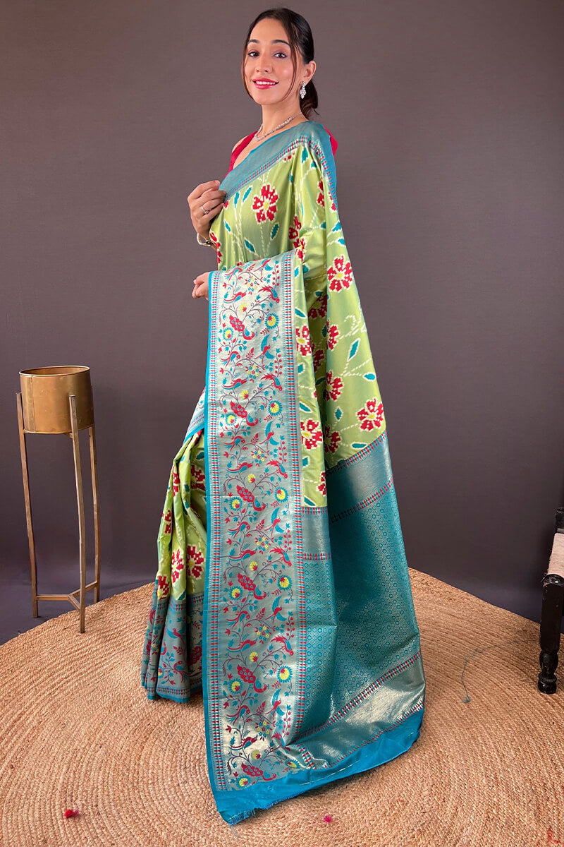 Excellent Parrot Patola Silk Saree with Beleaguer Blouse Piece
