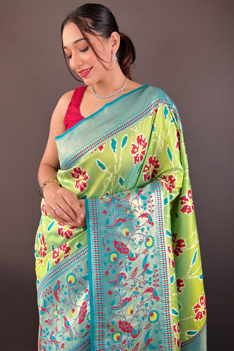 Excellent Parrot Patola Silk Saree with Beleaguer Blouse Piece