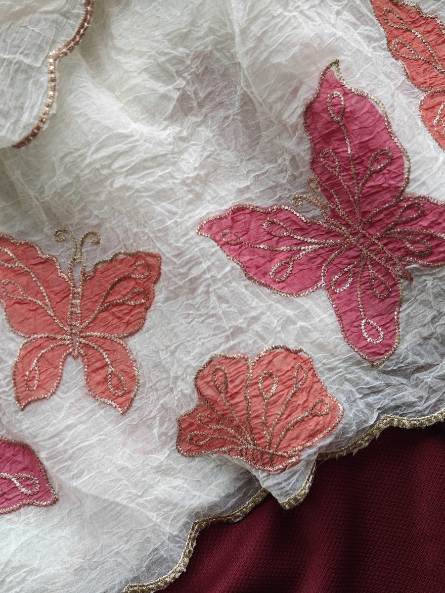 Excellent Off White Embroidery Work Crush Chiffon Silk Saree With Vivacious Blouse Piece